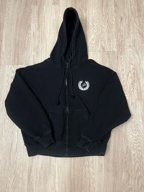 victoria’s secret pink sweatshirt